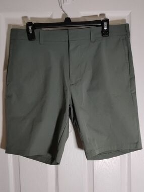 J. Crew Factory Classic Men's Casual Shorts - Olive Green Size 32